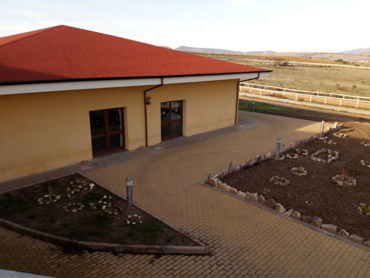 Hotel Bena E Traes Laerru Exterior foto