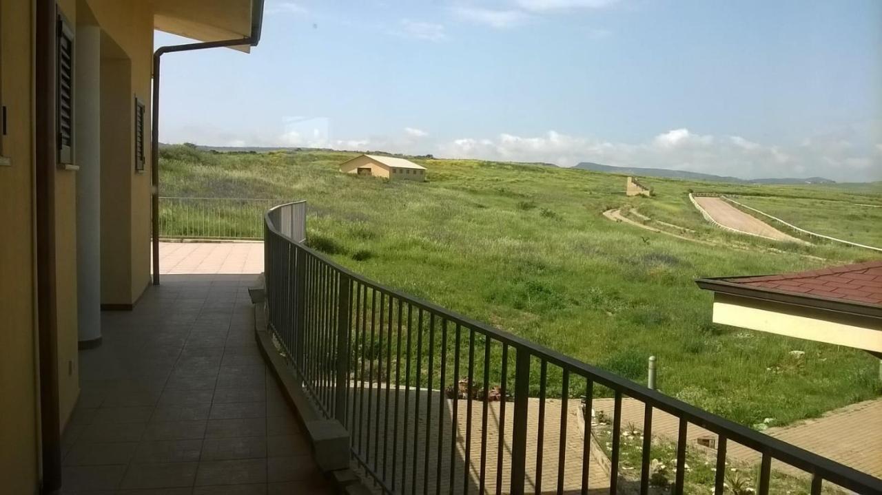 Hotel Bena E Traes Laerru Exterior foto