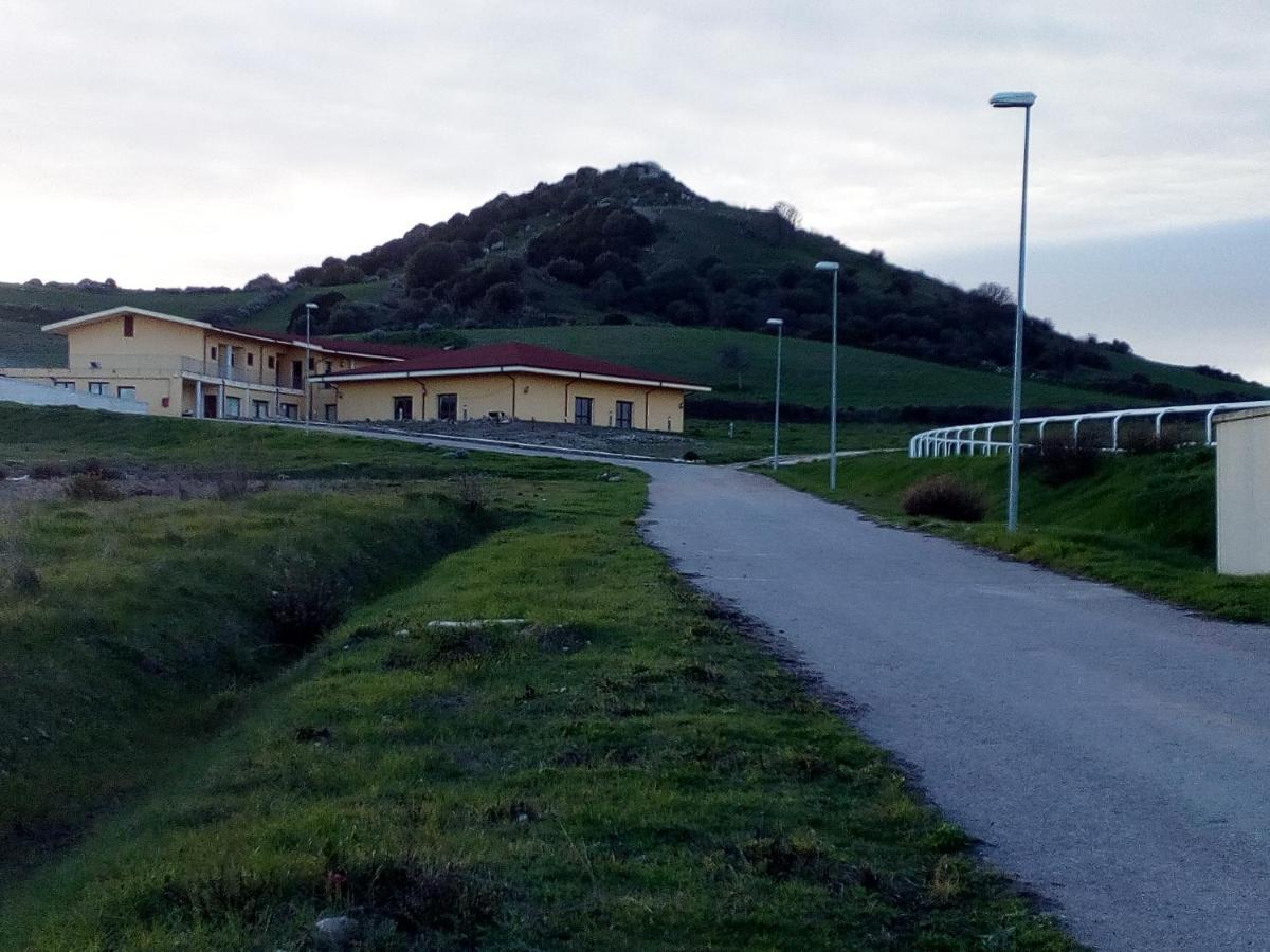 Hotel Bena E Traes Laerru Exterior foto